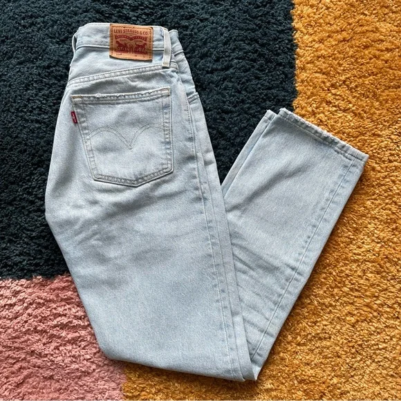 Levi's Women's 501 Jeans - Picture 4 of 9